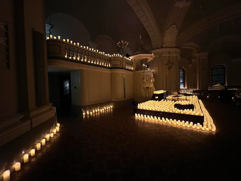 Concierto a la luz de las velas. Фото: Lukas Beck, CC BY 4.0, Wikimedia Commons